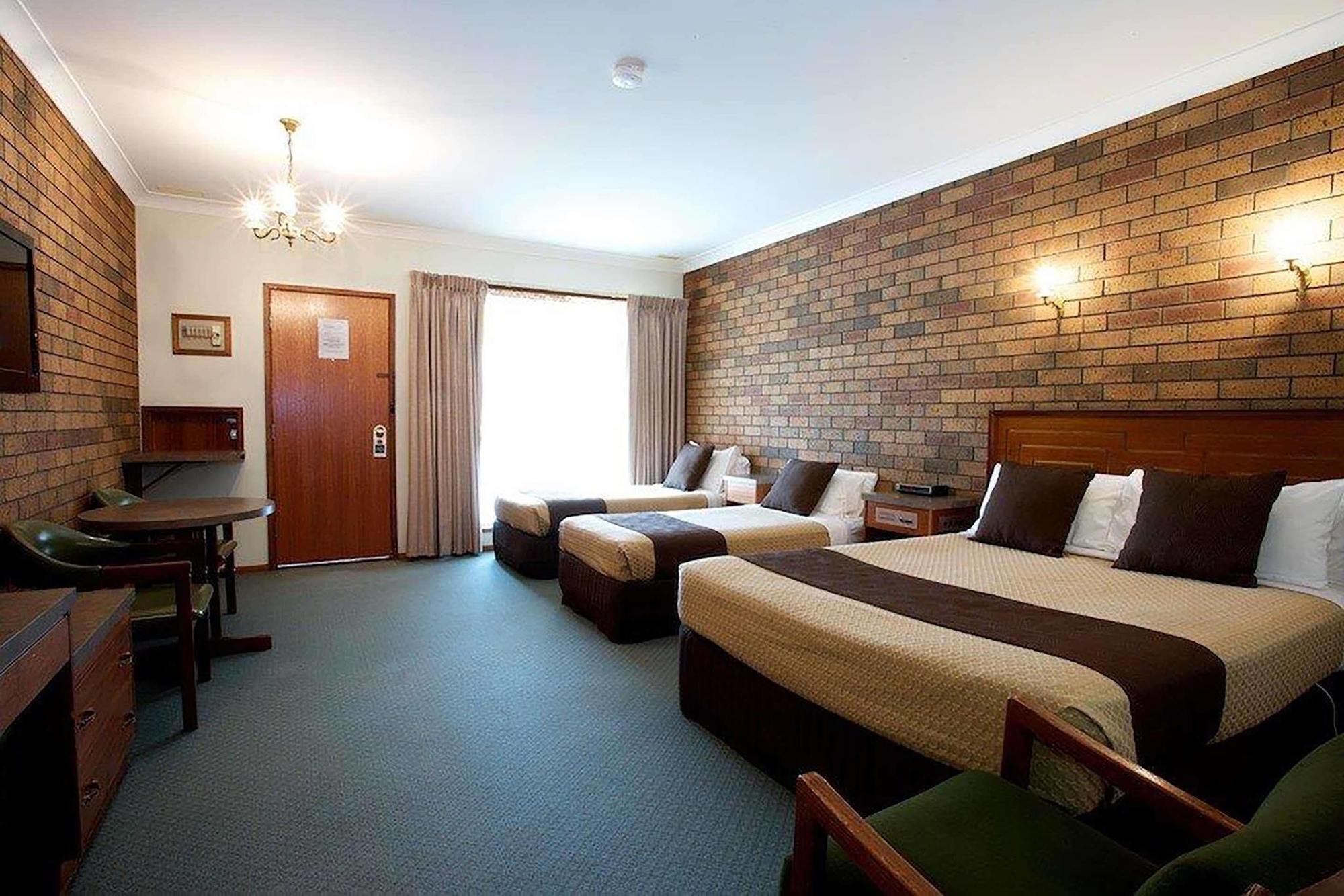 Golden Grain Motor Inn Horsham Esterno foto