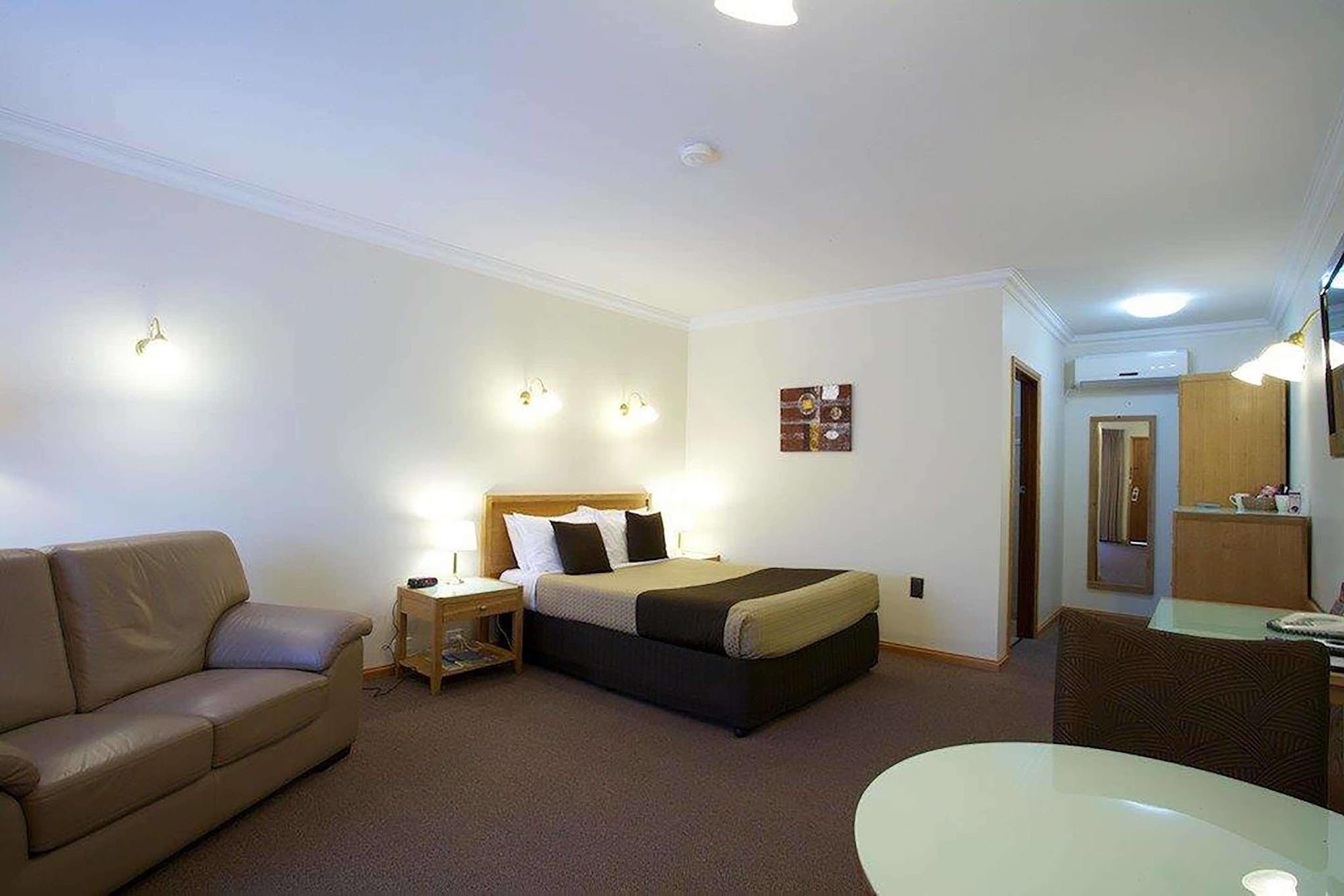 Golden Grain Motor Inn Horsham Esterno foto
