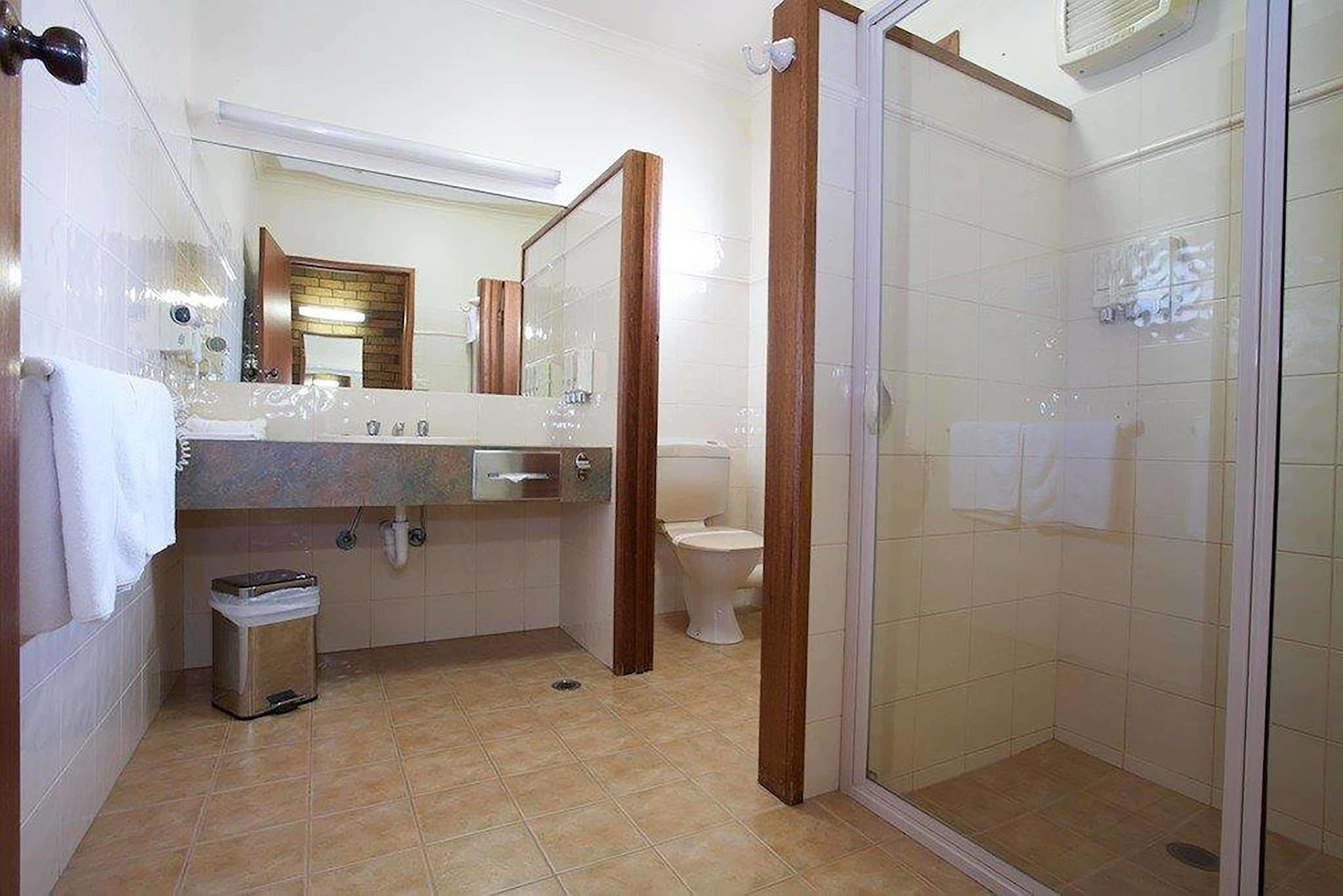 Golden Grain Motor Inn Horsham Esterno foto
