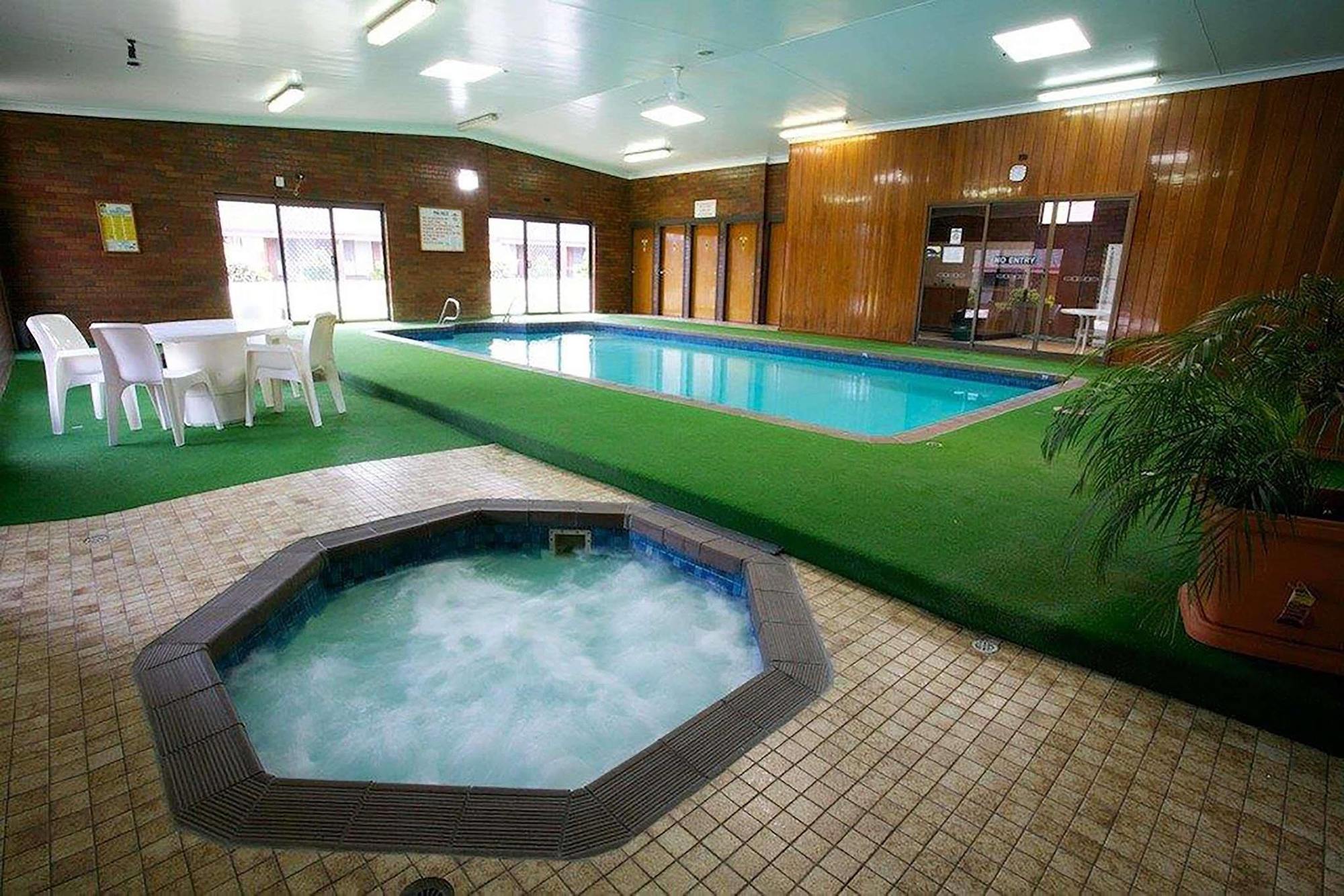 Golden Grain Motor Inn Horsham Esterno foto